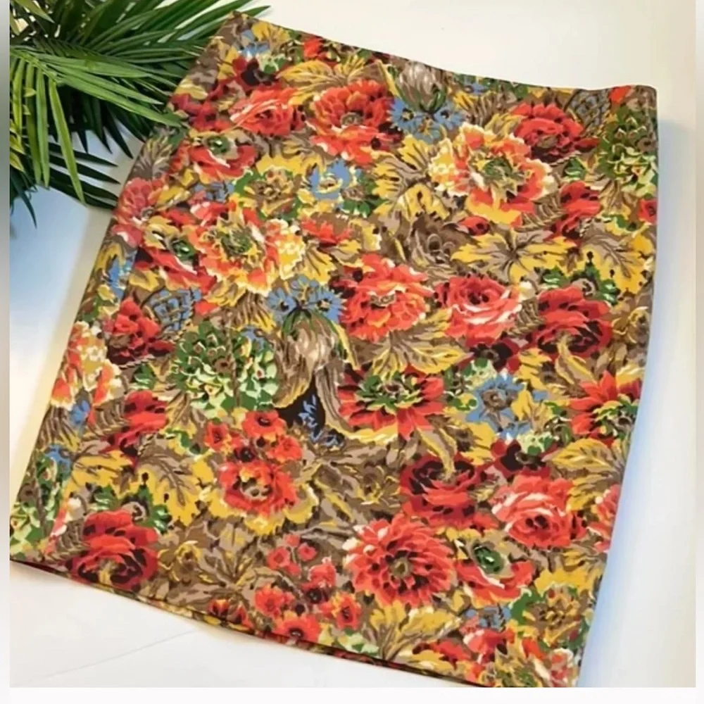 - ❤️❤️ Talbots Women's Autumn Floral Print Pencil Skirt❤️size 4